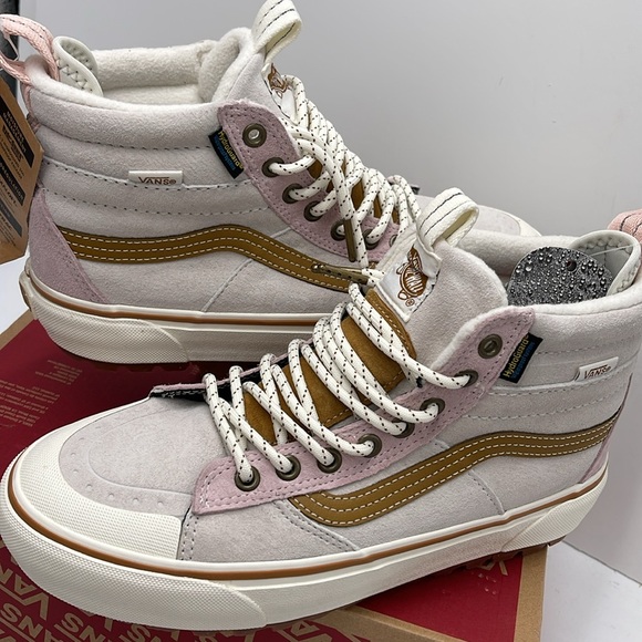 Vans WMNS Sk8-Hi Mte-2 Marshmallow/Multi
VN0A5HZZBP3 Lace Up Boots Cold Weather - Picture 10 of 16